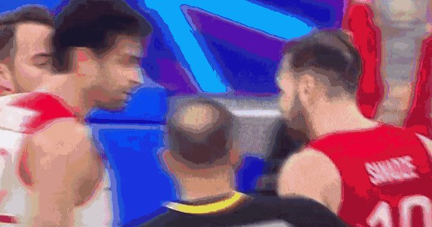 kaiyun-76人神射在更衣室通道遭袭击?土耳其男篮威胁退赛